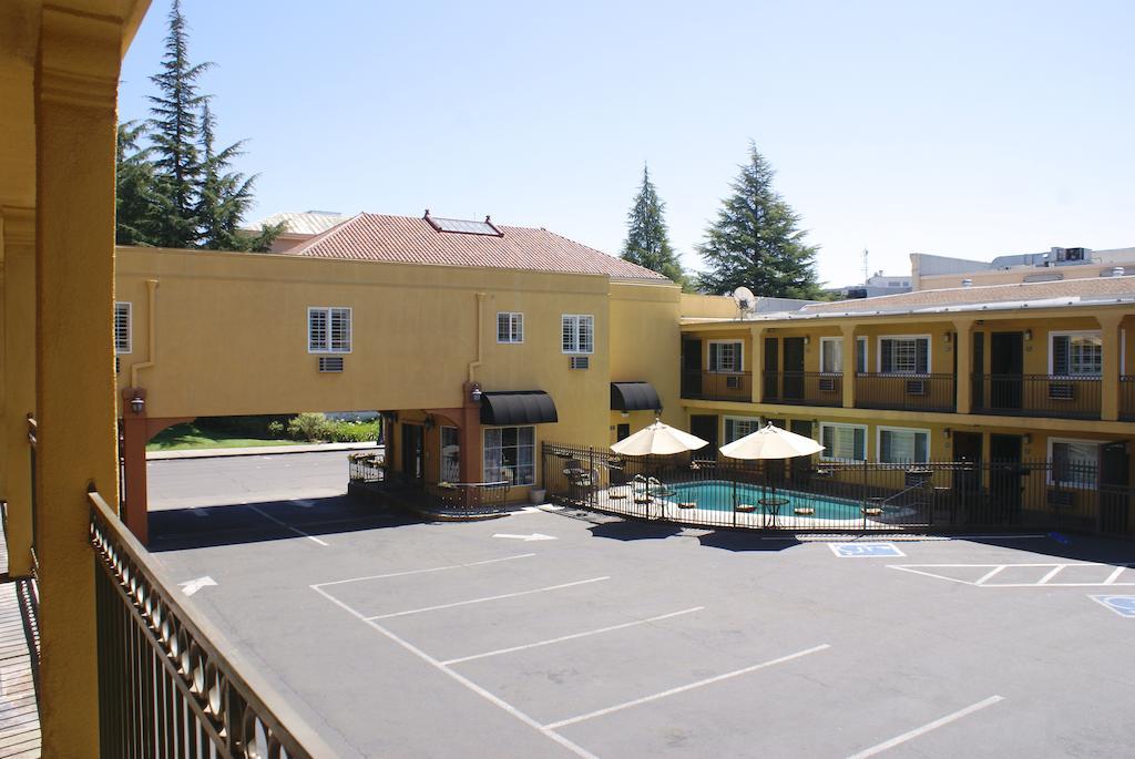 Napa Valley Hotel & Suites Luaran gambar