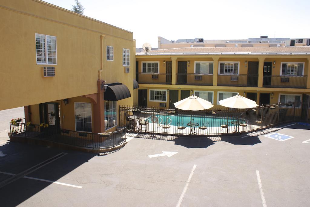 Napa Valley Hotel & Suites Luaran gambar